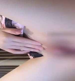极品鲜嫩白虎模特Ann王绾绾首部露出大尺度自慰视频遭流出